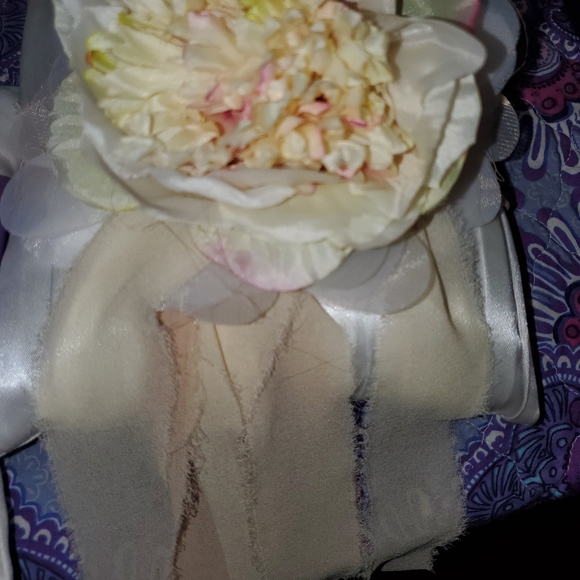 Flower Ring Pillow - Picture 2 of 2